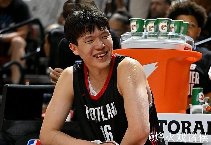 杨瀚森赛后采访称要笑着享受比赛 杨瀚森赛后采访称要笑着享受比赛